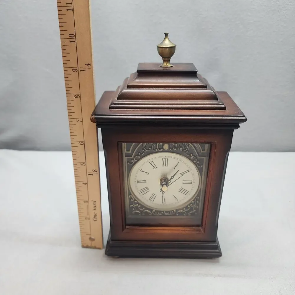 VTG 2001 The Bombay‎ Company Mantle Shelf Clock Quartz Dark Cherry Wood
